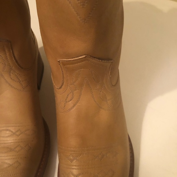 FRYE boots, tannish color in great condition. - Picture 3 of 5